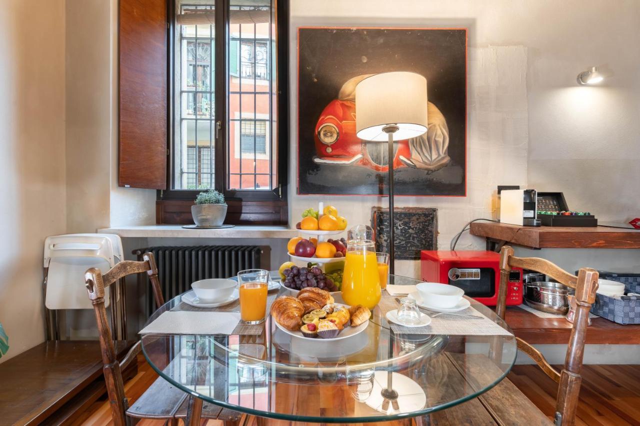 Il Garbo Apartments And Suite ヴェローナ エクステリア 写真